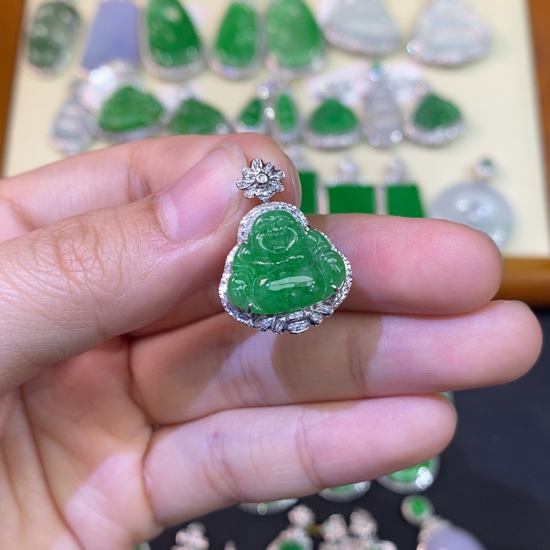 翡翠吊坠(不含链)18K金镶嵌