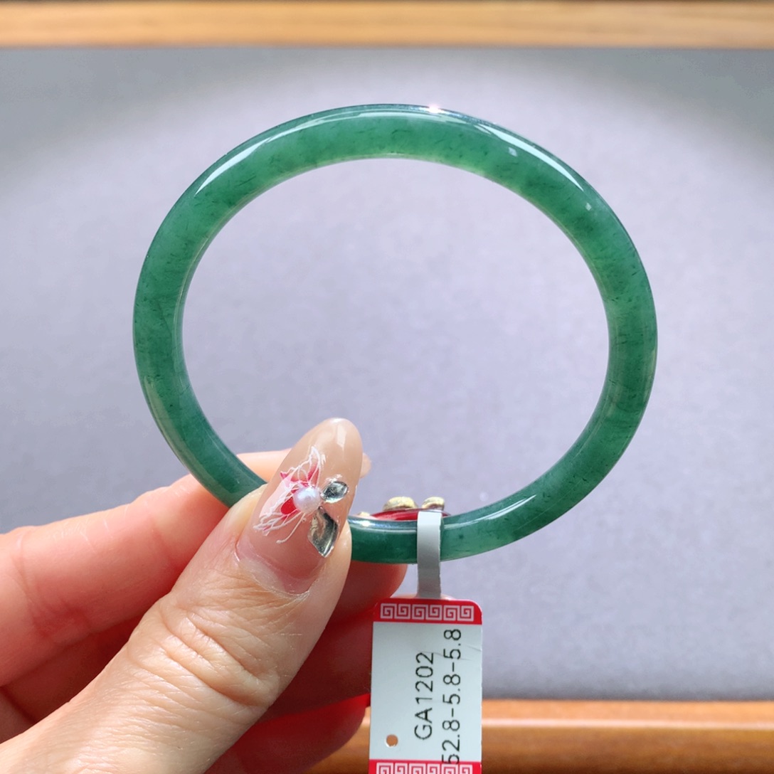 翡翠手镯未镶嵌天然翡翠手镯叮当镯