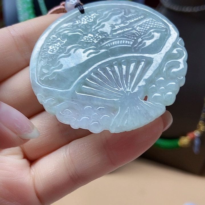 翡翠未镶嵌颈饰吊坠