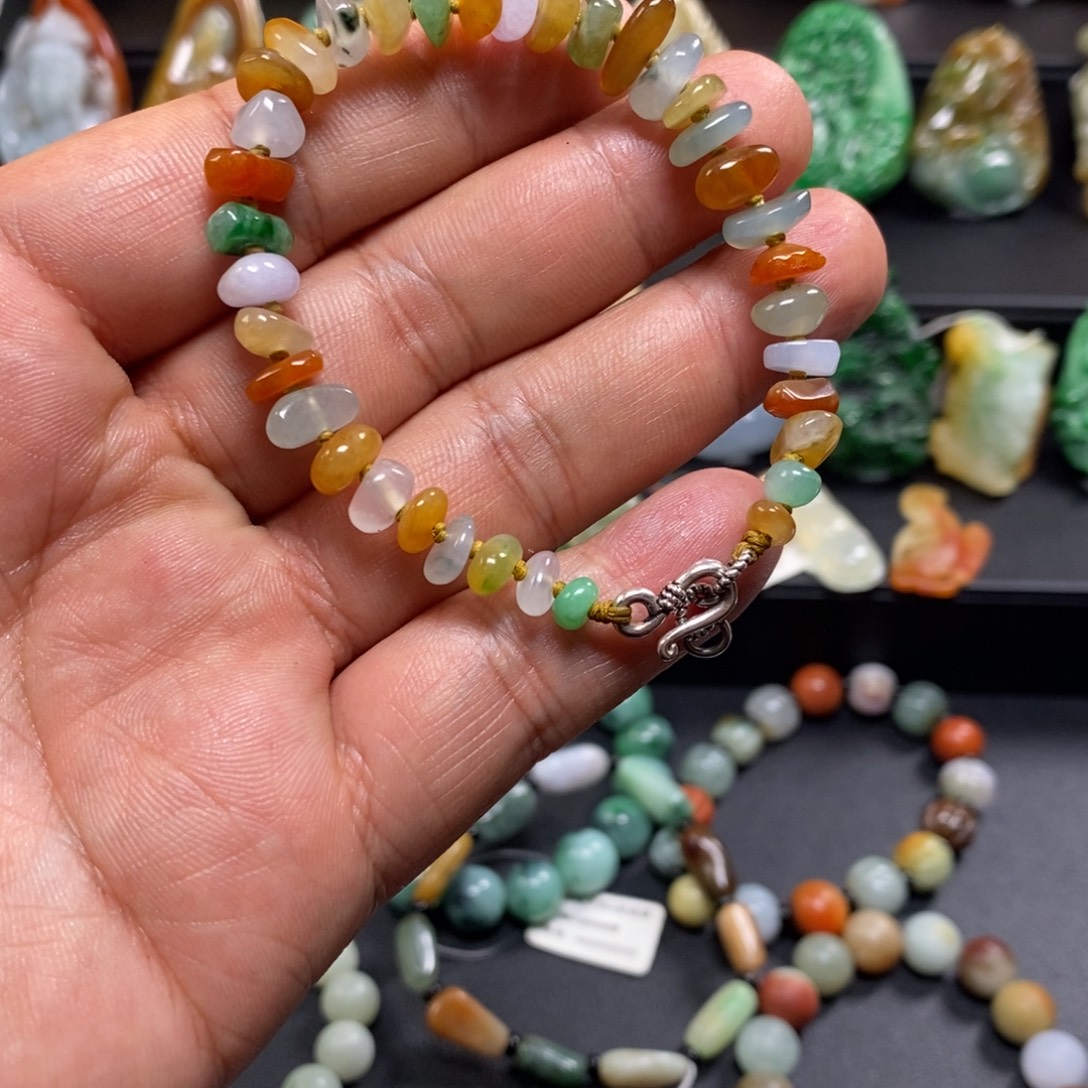 用***2翡翠未镶嵌手串随行