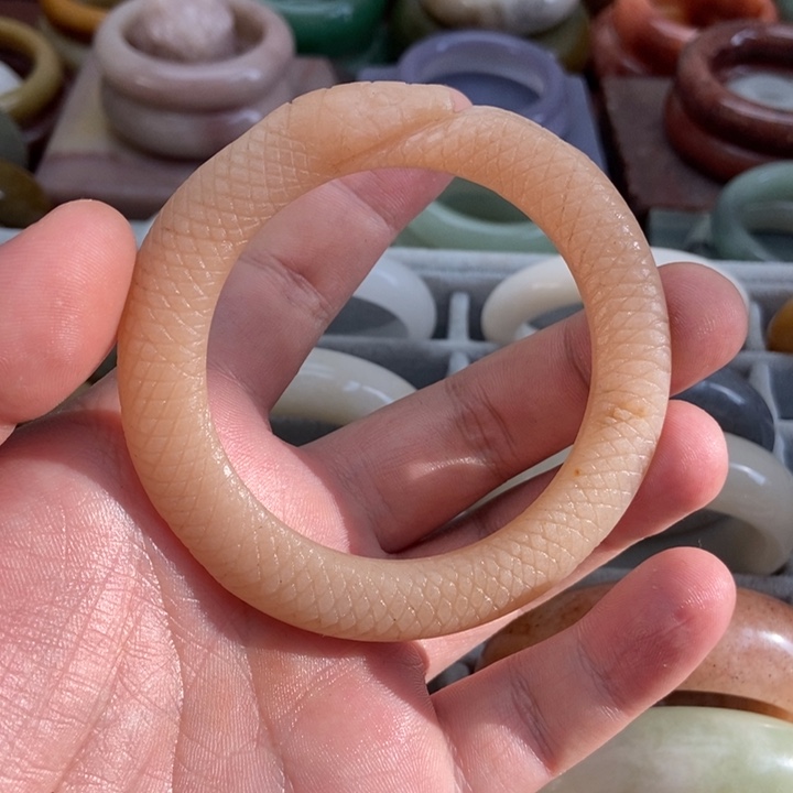 石英质玉未镶嵌手镯