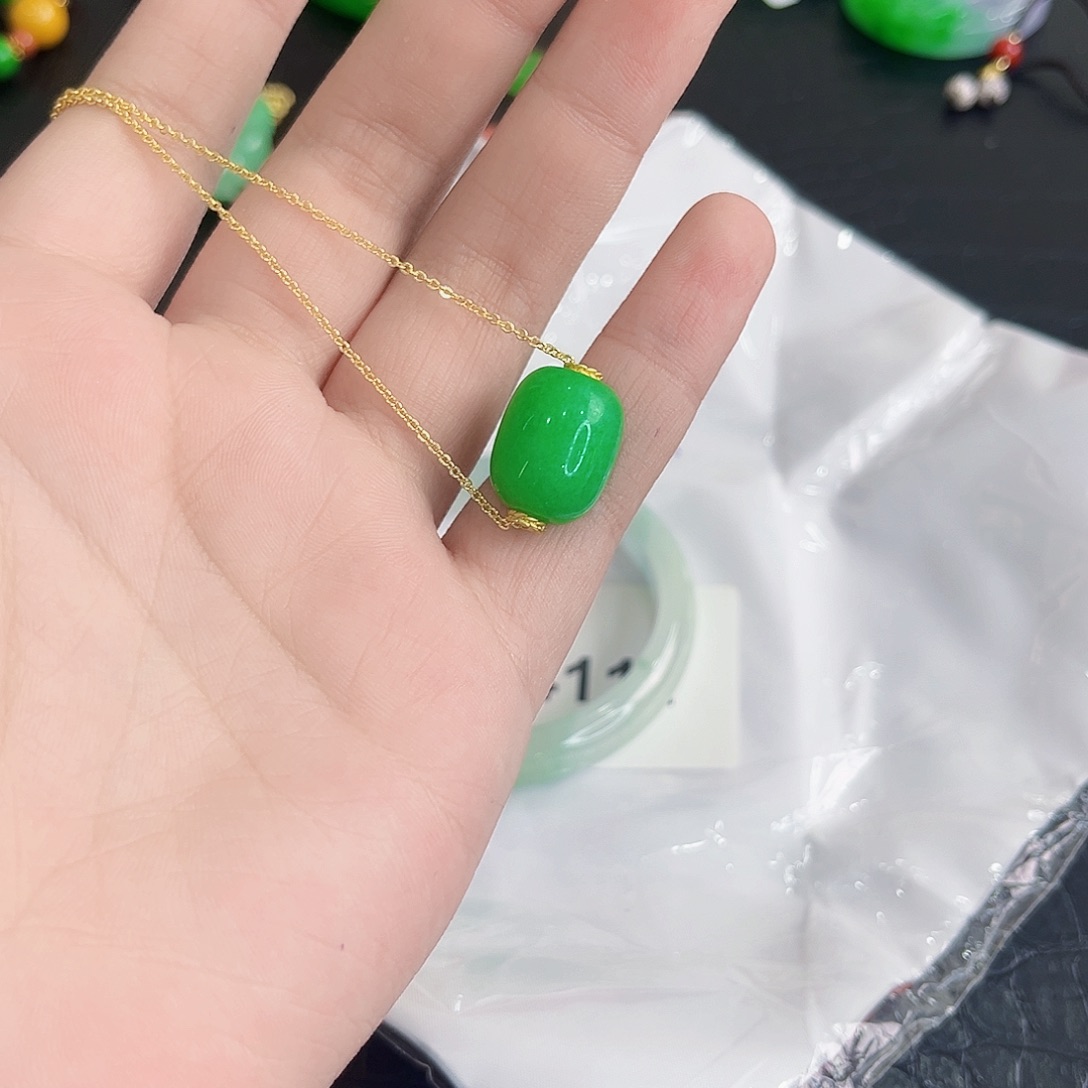 翡翠手镯未镶嵌多样性