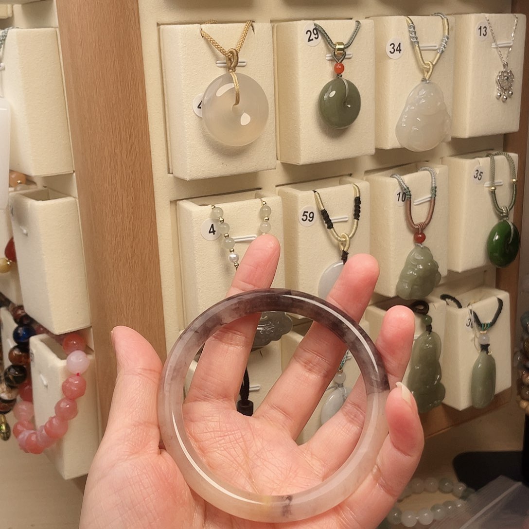 石英质玉手镯未镶嵌
