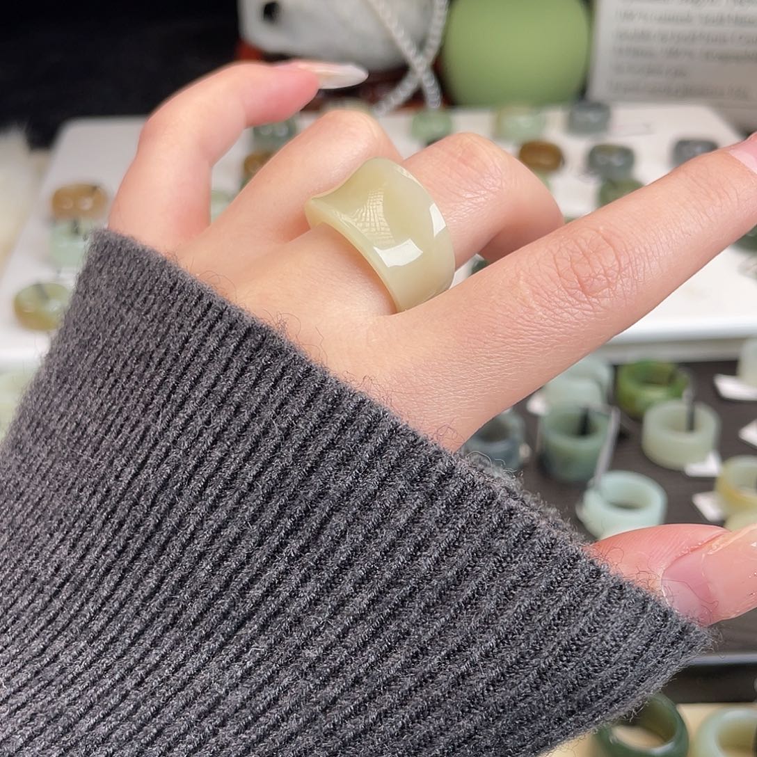 山***山和田玉未镶嵌戒指h7奶杏盾牌18.1不退换