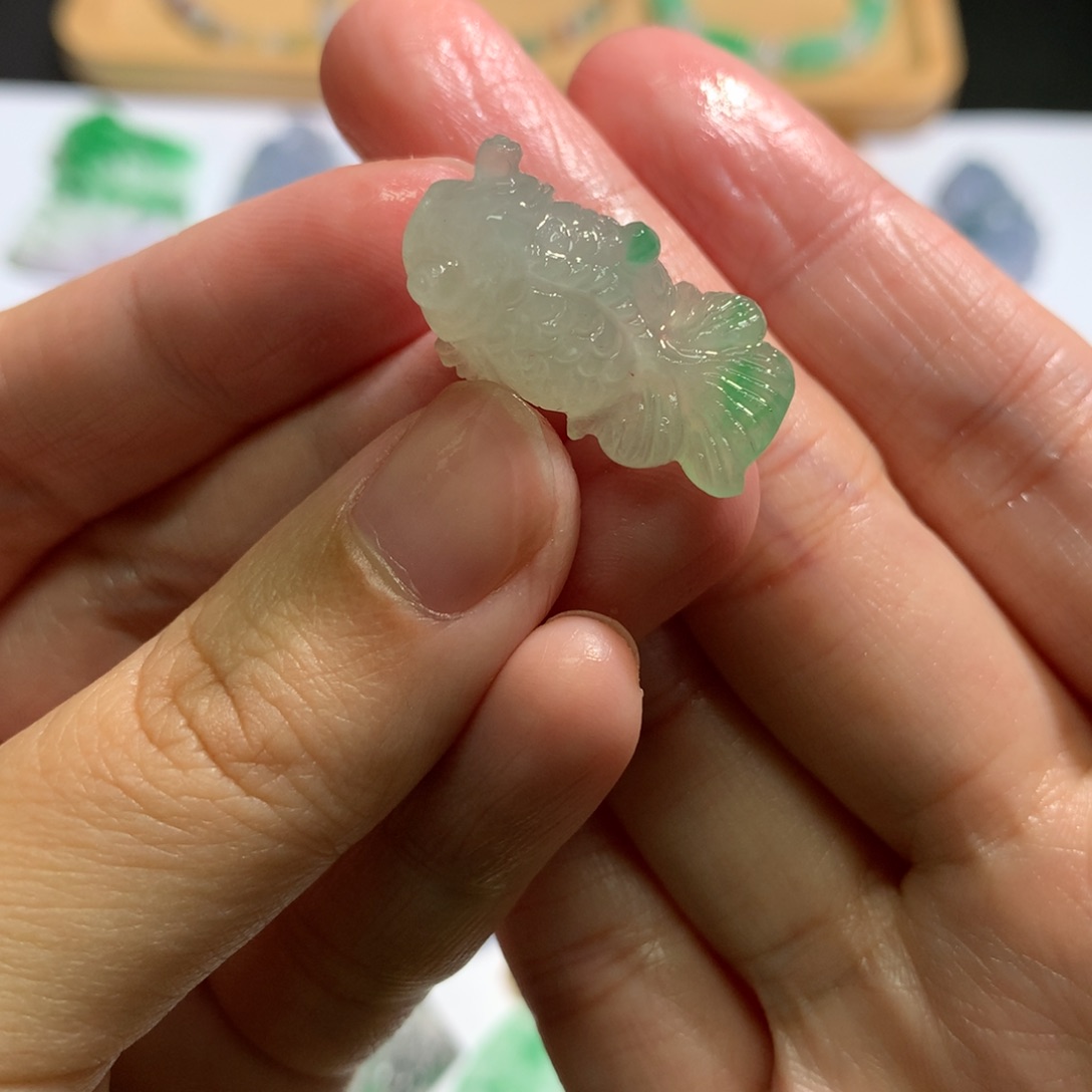 定制翡翠未镶嵌曜**上鱼