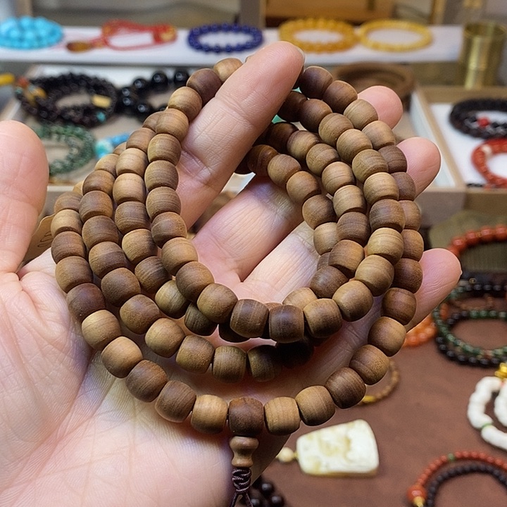 木正区老山檀香8*9横纹黑肉108