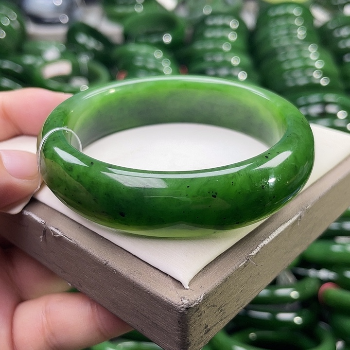 未镶嵌手镯和田玉（碧玉）