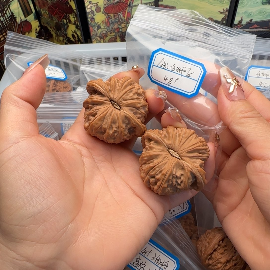 文玩核桃把件欧*白狮子