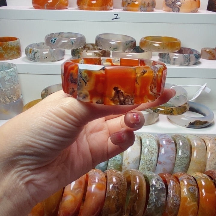 玛瑙/玉髓手镯未镶嵌