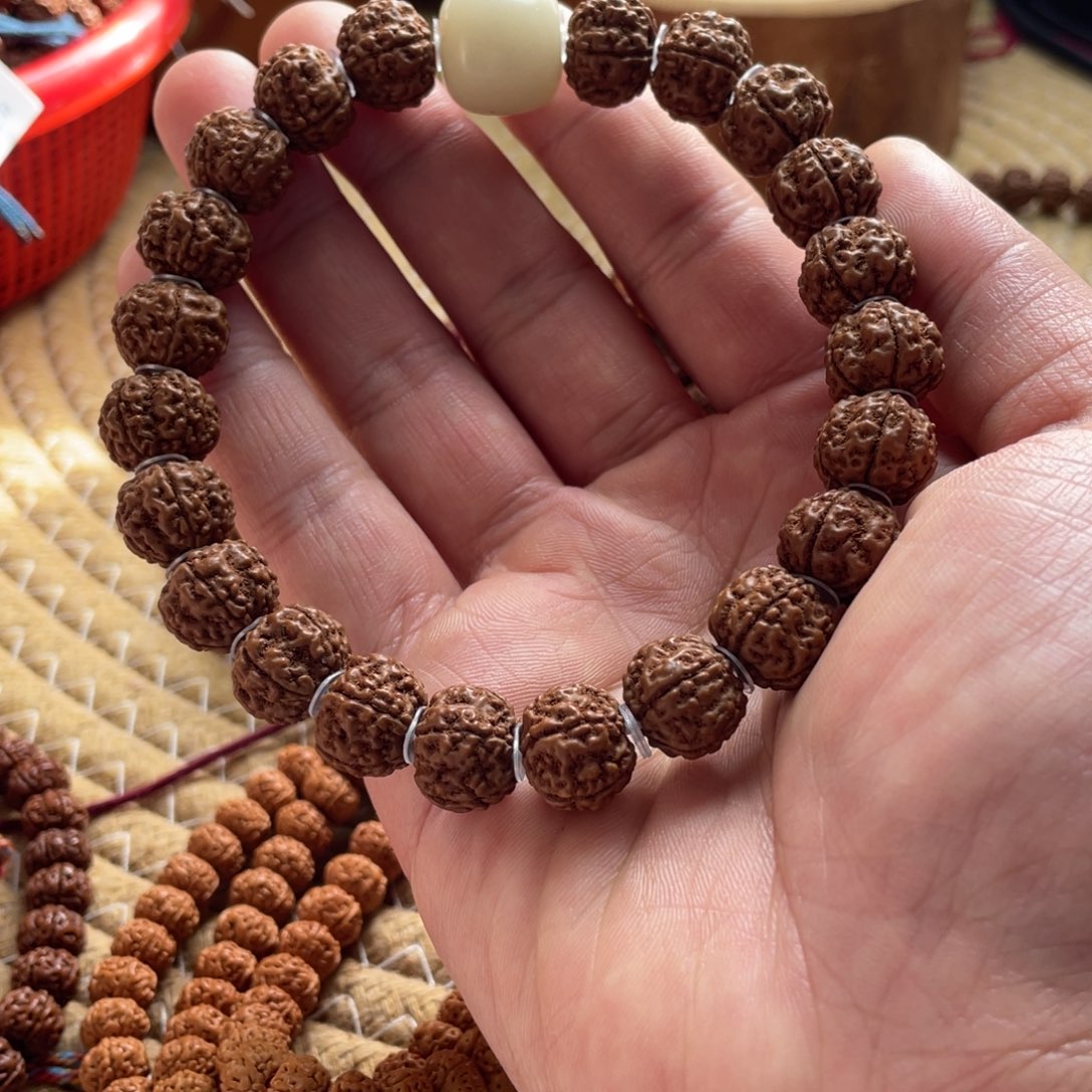 金刚菩提把件原生态老树王神秘单圈