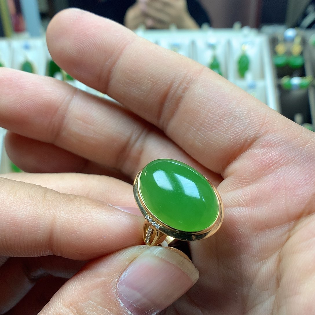 和田玉（碧玉）戒指18K金镶嵌13×18