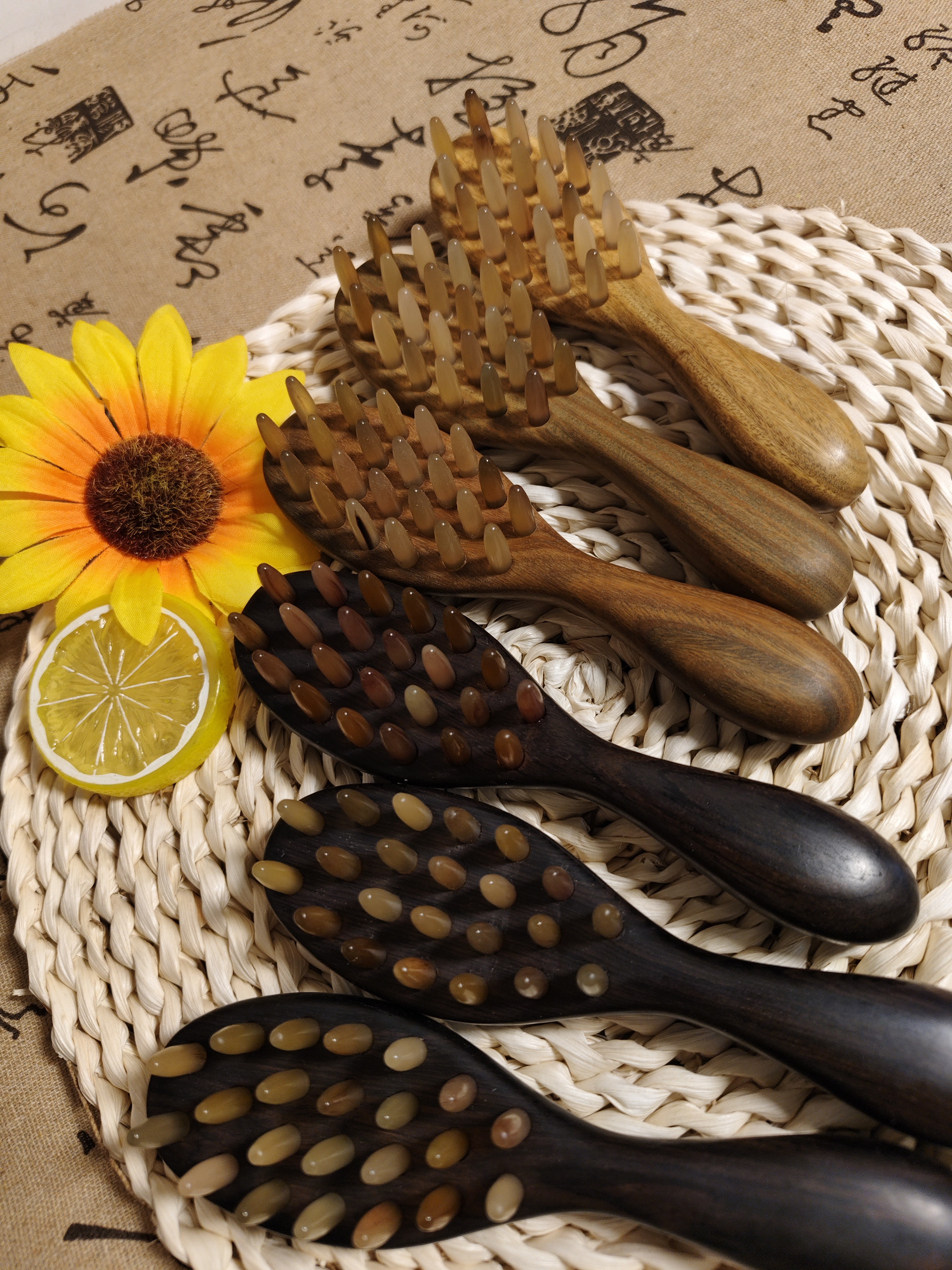 绿檀紫光檀便携22齿羊角手柄按摩梳