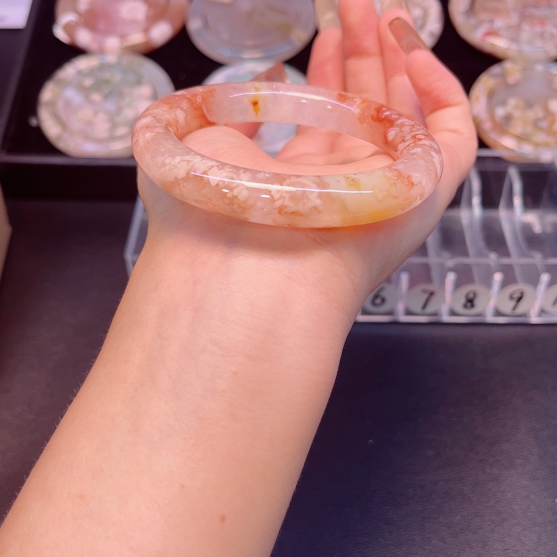 手镯玛瑙/玉髓未镶嵌54