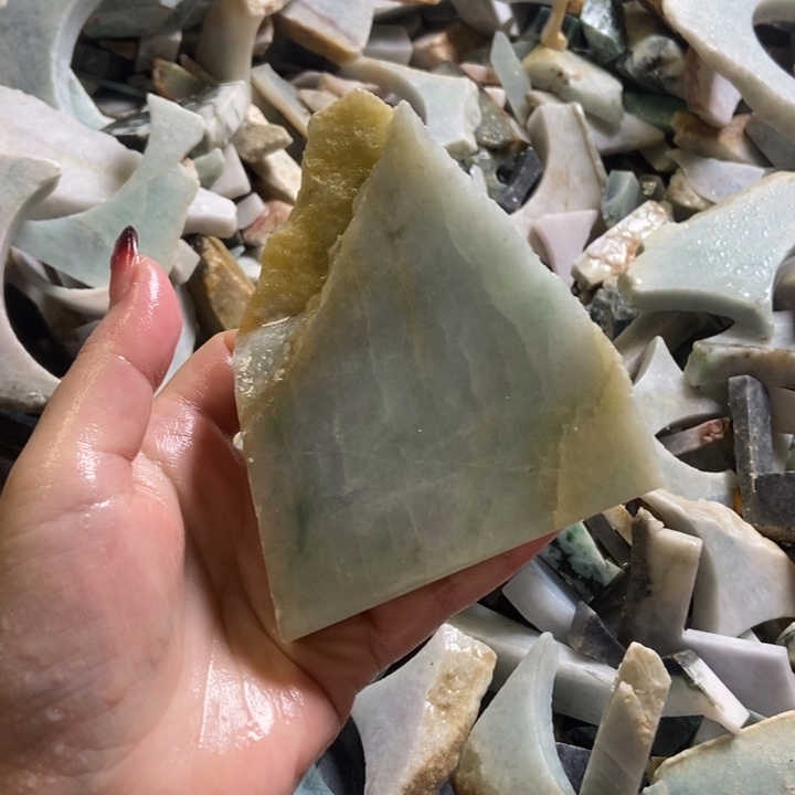 翡翠颈饰未镶嵌天然翡翠