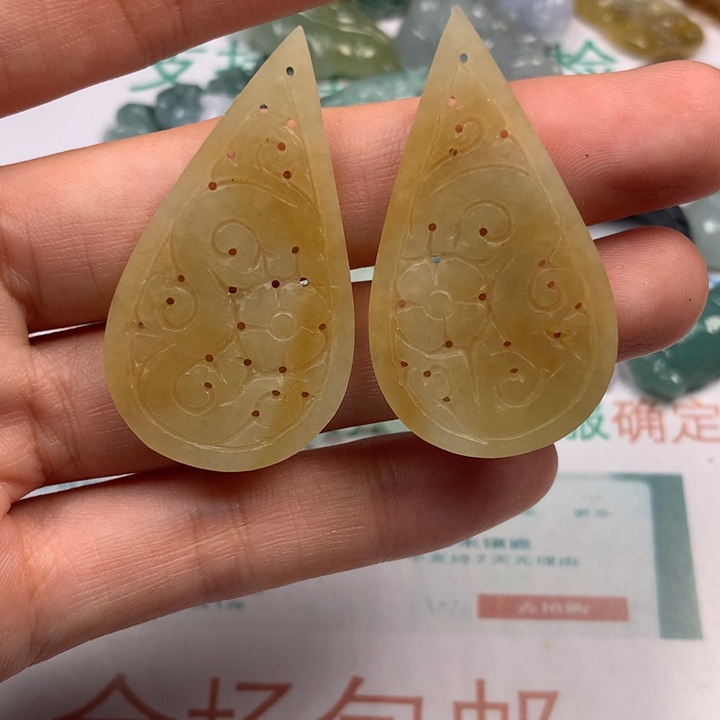 翡翠未镶嵌颈饰翡翠