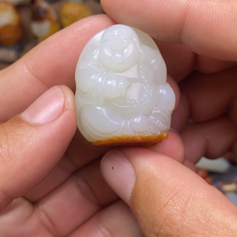 和田玉颈饰未镶嵌l****?