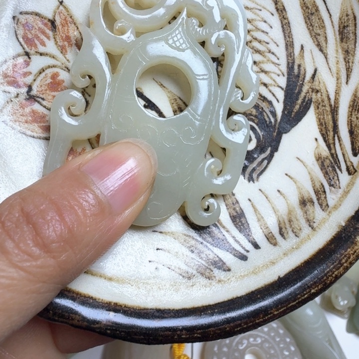 瓷片小*军新号开播瓷器盘子新号开播瓷器盘子