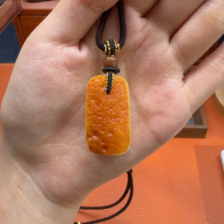 蜜蜡未镶嵌吊坠(赠链)