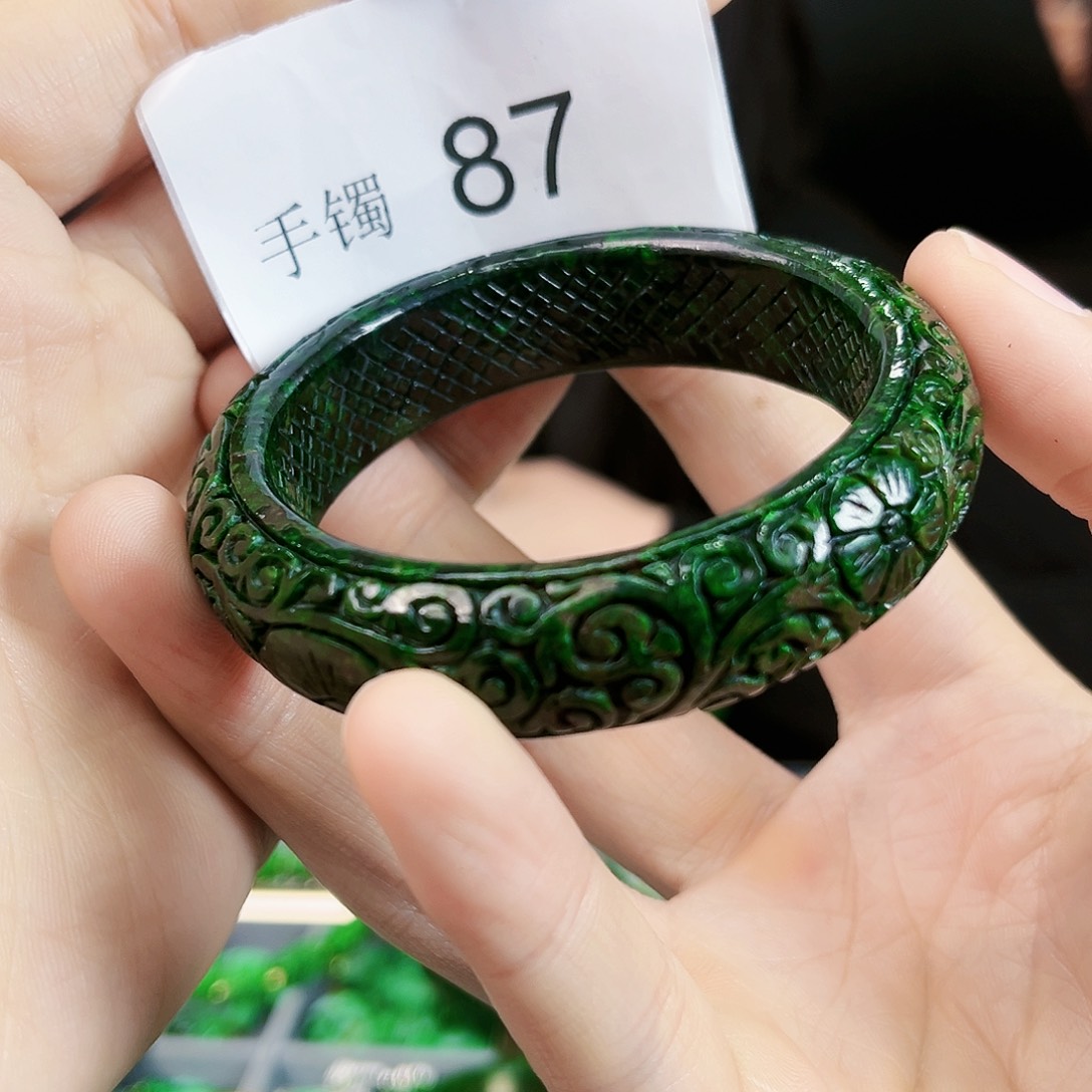翡翠手镯未镶嵌手镯55.6
