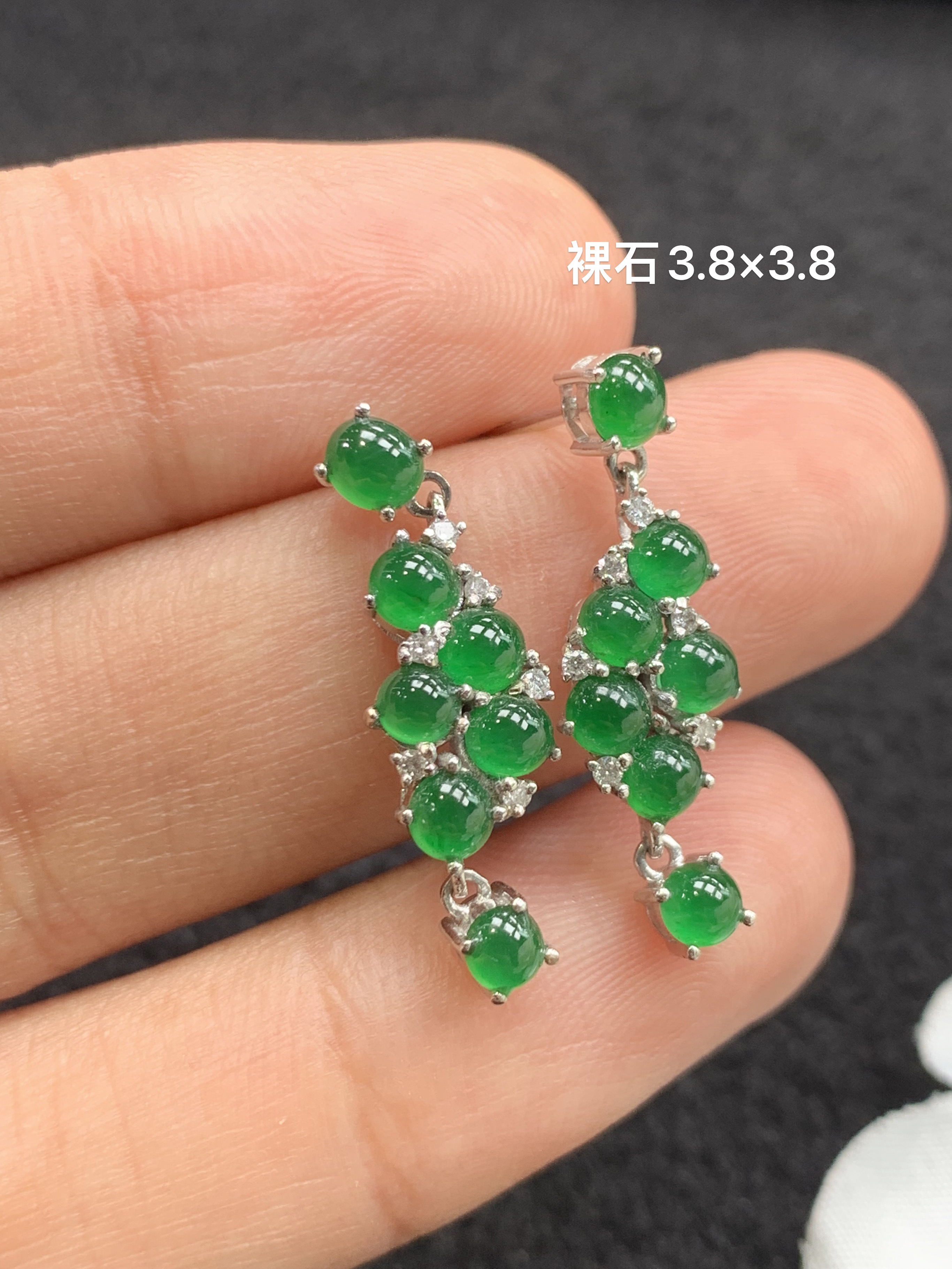 18k金镶嵌天然缅甸翡翠阳绿蛋面耳饰3.8-3.8