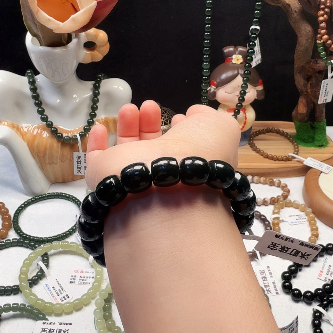 和田玉未镶嵌手串