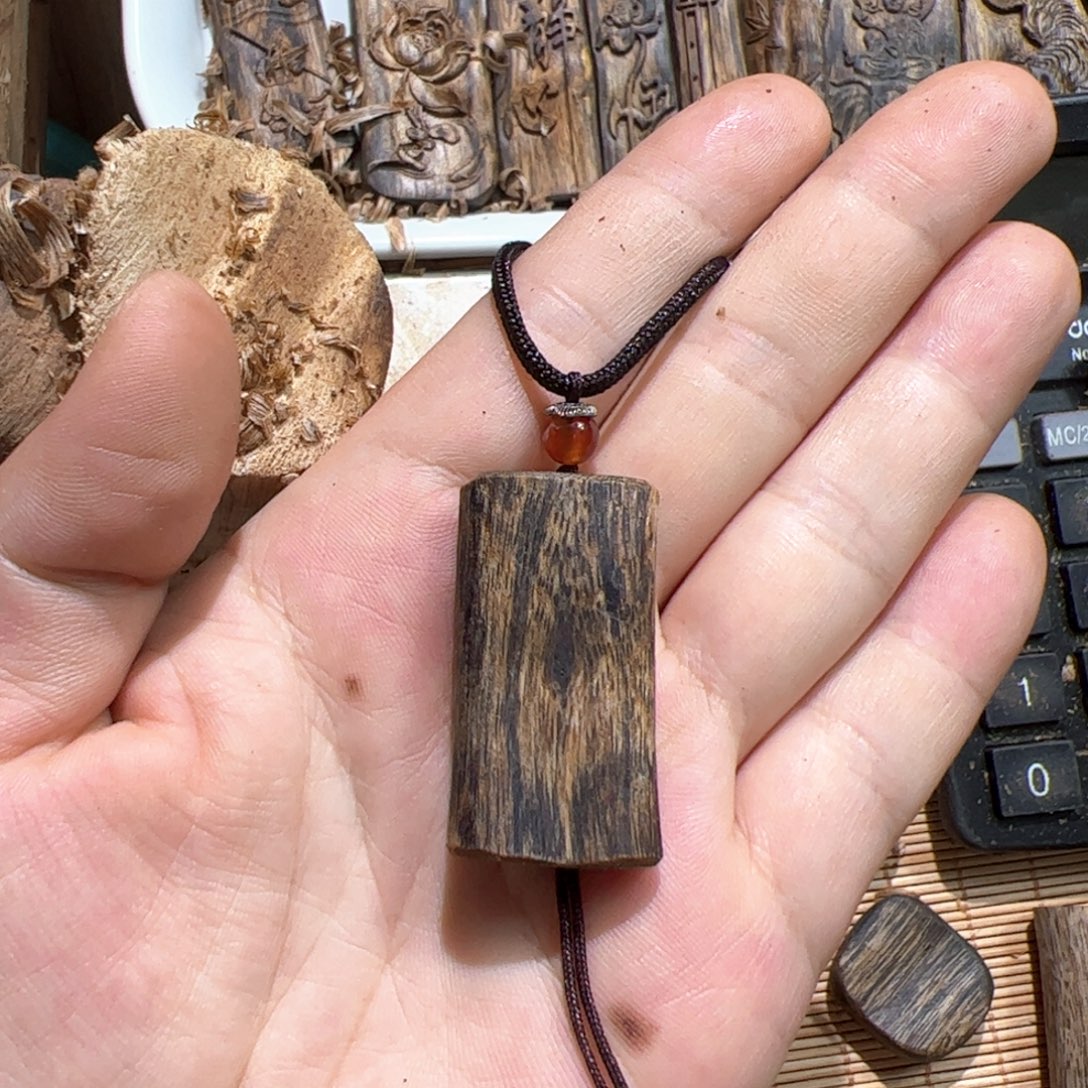 沉香沉香碎屑白棋素牌4.4克