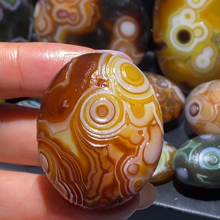 玛瑙/玉髓未镶嵌珠宝奇石105