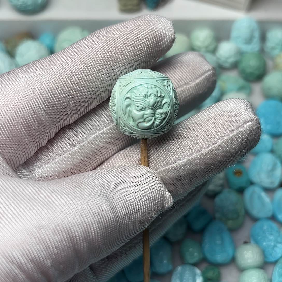 绿松石雕刻件未镶嵌