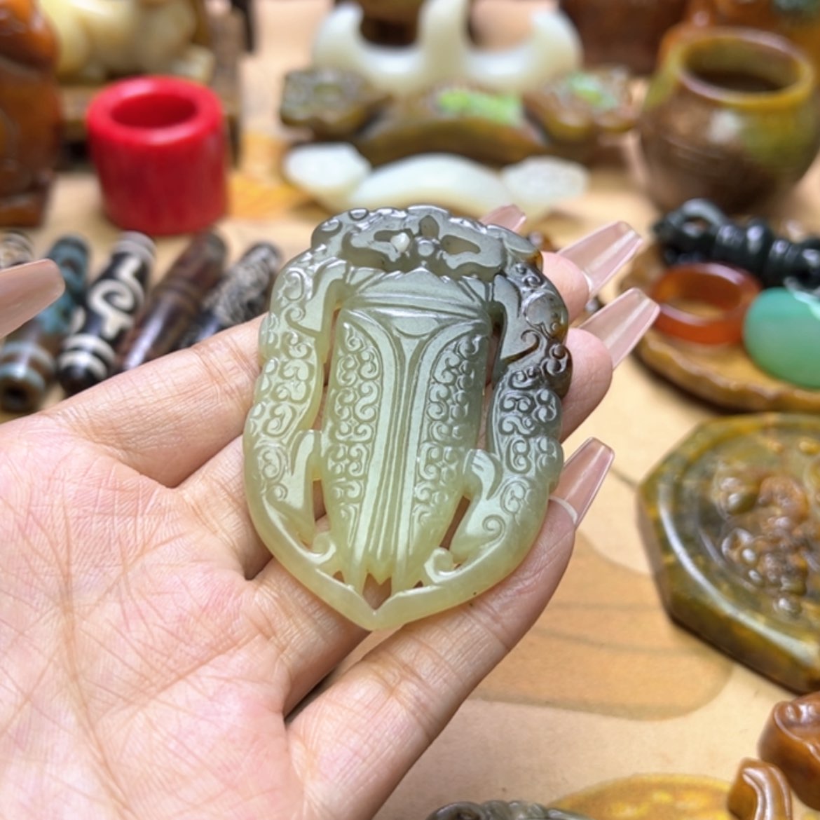 【闪购商品】蛇纹石玉颈饰未镶嵌