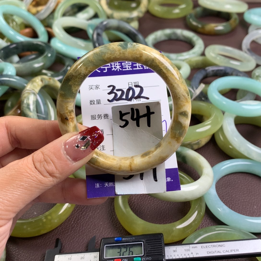 蛇纹石玉手镯未镶嵌3202