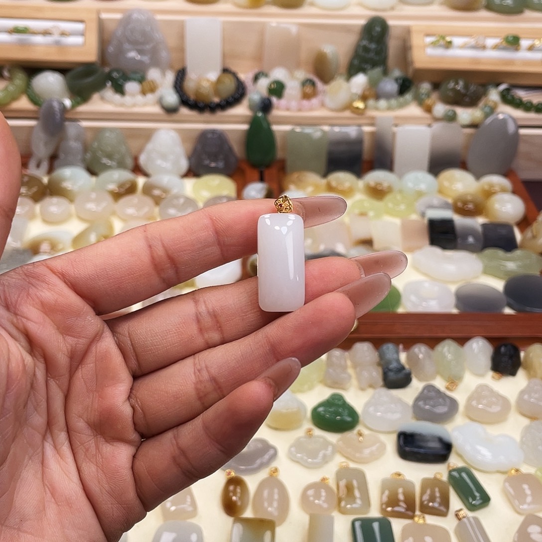 和田玉18K金镶嵌吊坠(不含链)