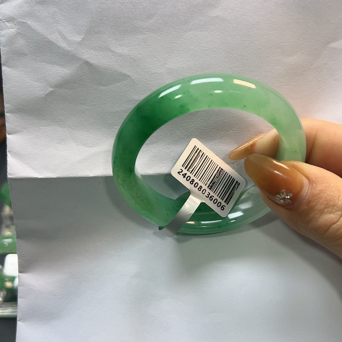 石英质玉手镯未镶嵌人***龙