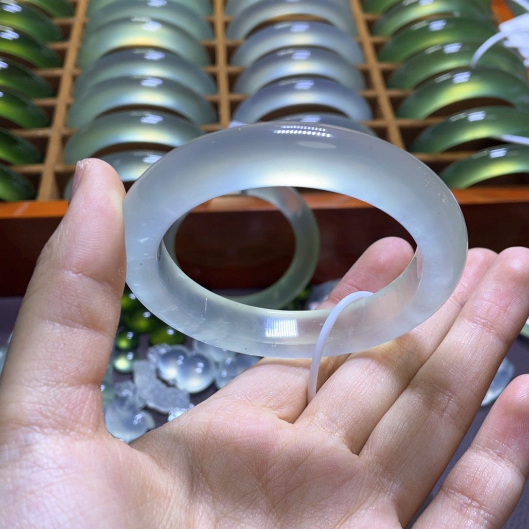 蛇纹石玉未镶嵌手镯56