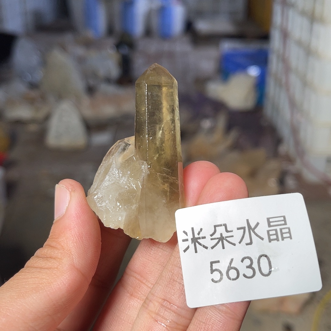 ****～水晶未镶嵌珠宝半成品