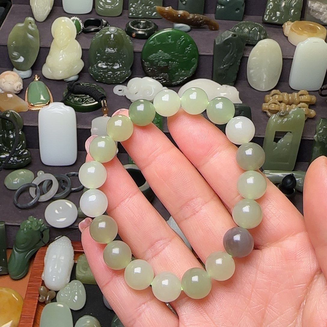 石英质玉颈饰未镶嵌