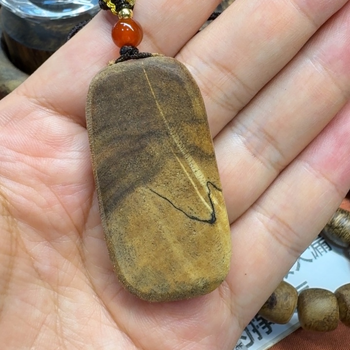 大叶紫檀（黑酸枝木类）