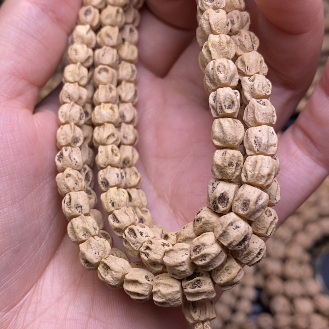 柏香籽/百香籽吊坠风**雕