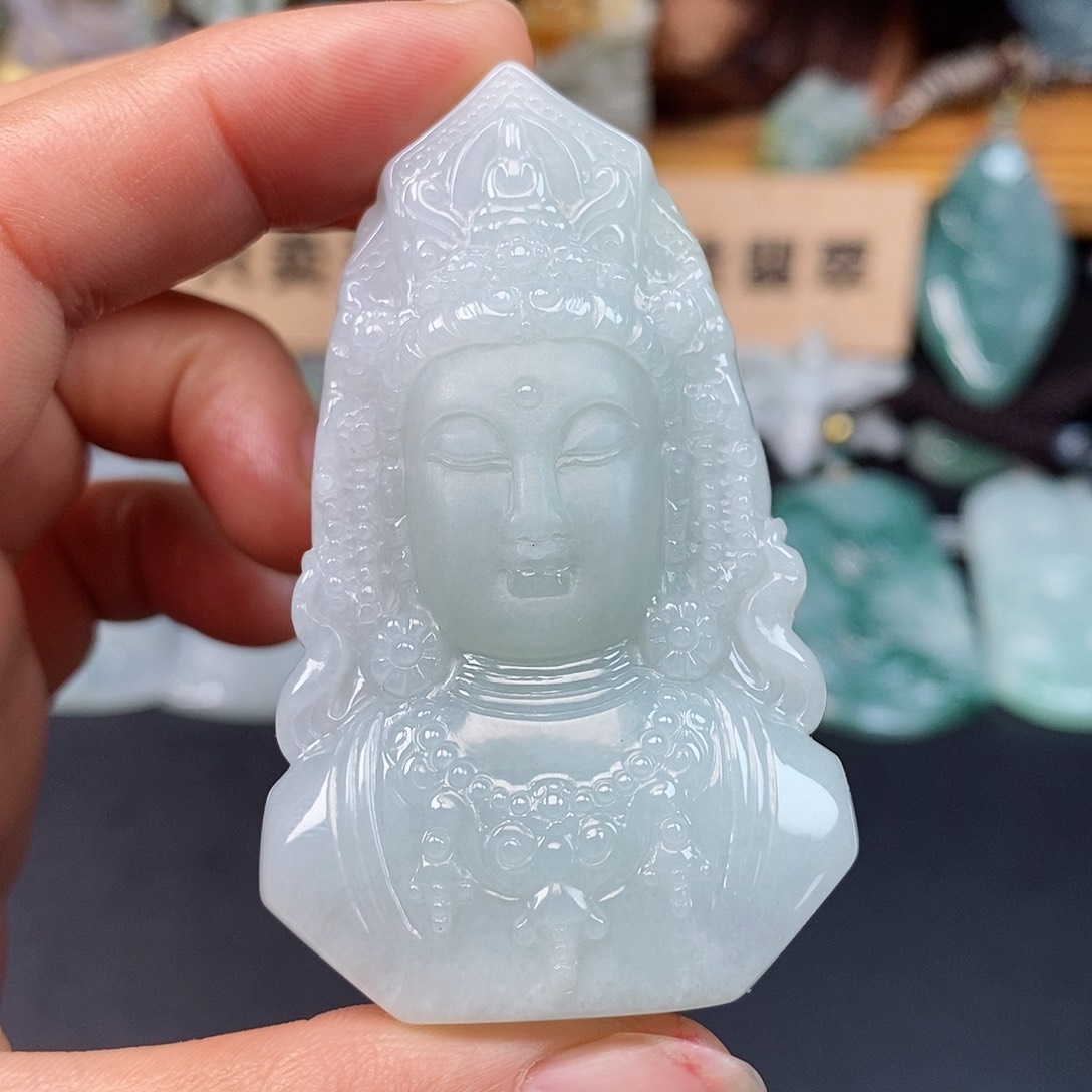 翡翠颈饰未镶嵌翡翠