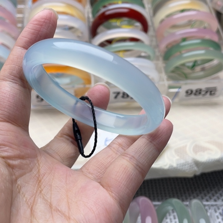 手镯玛瑙/玉髓未镶嵌55圈口