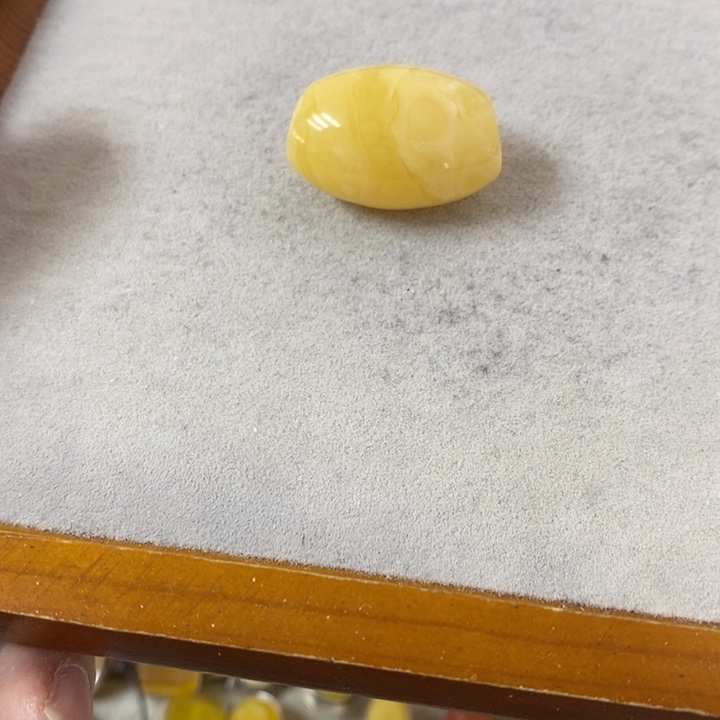 蜜蜡裸石未镶嵌吊坠