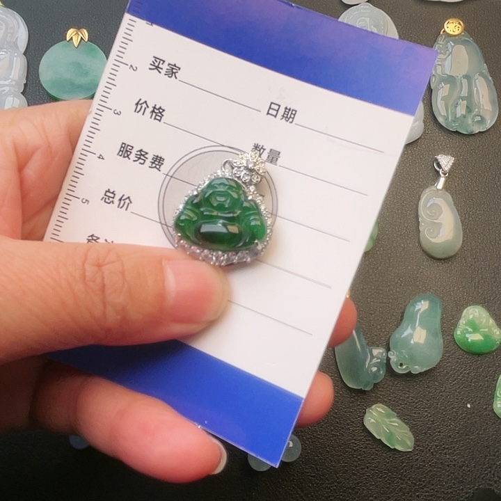 翡翠颈饰合金吊坠