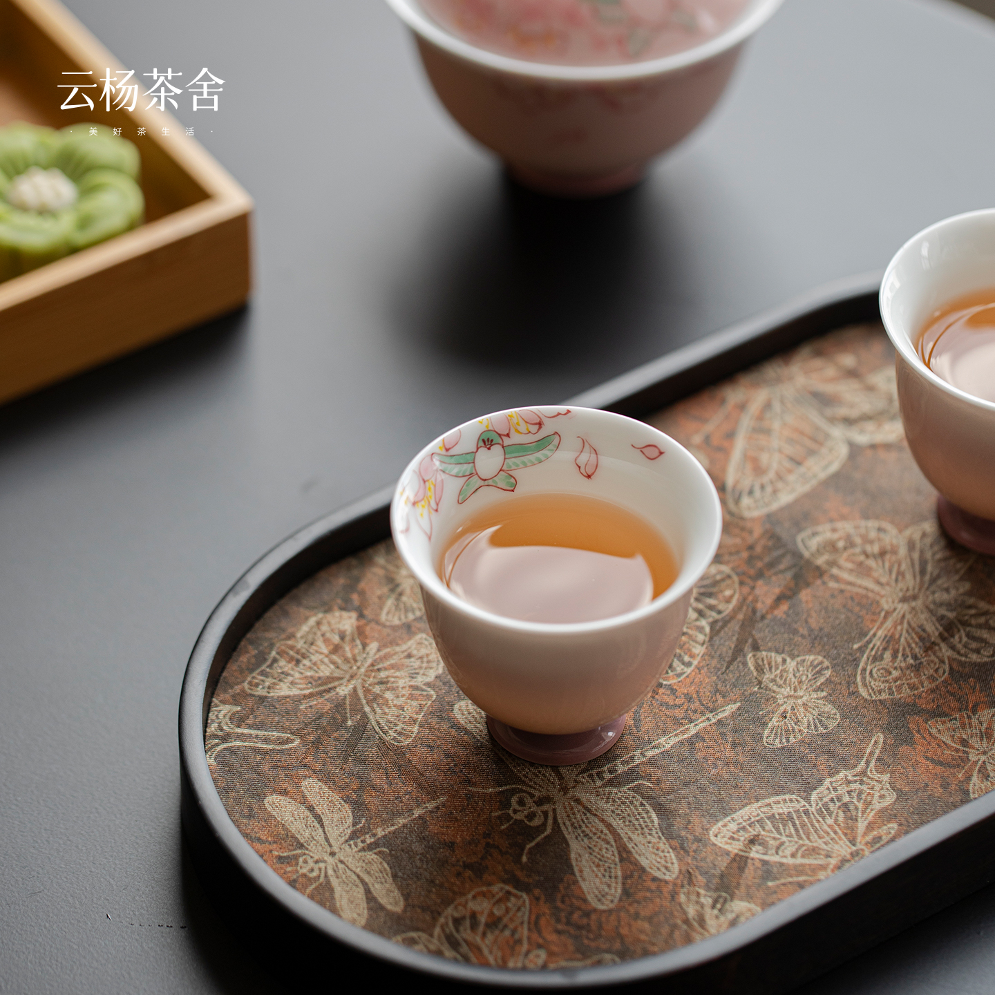 【文人手绘】设计款 筝筝日上品茗杯 高温釉下彩手绘容量约30cc左右