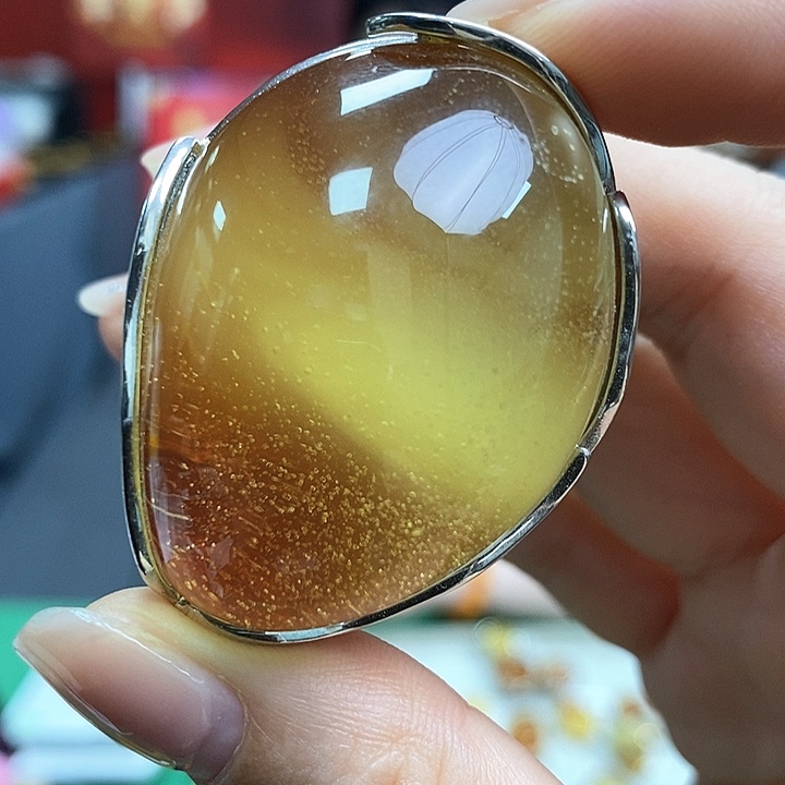 琥珀珠宝奇石未镶嵌