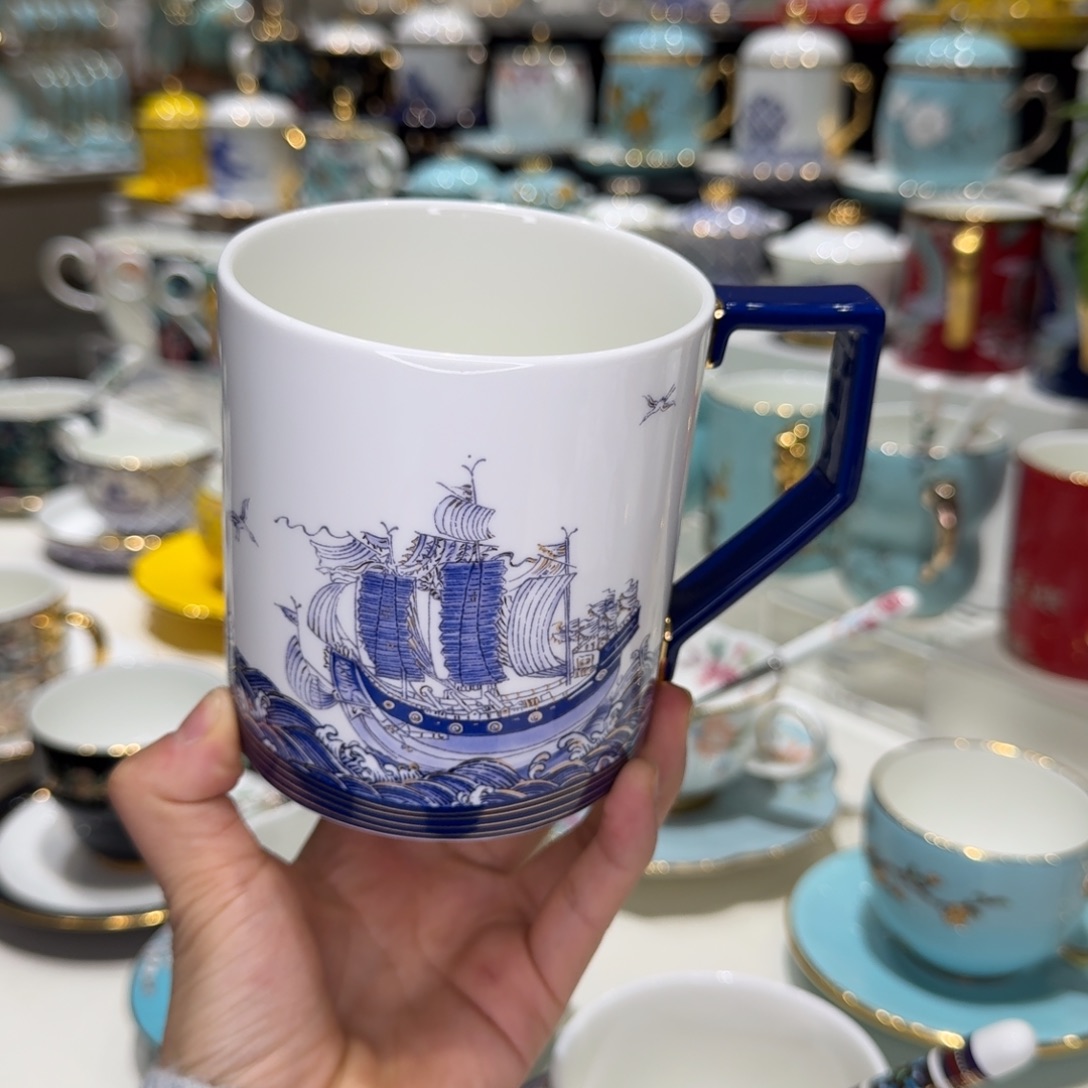 用***6玻璃福利四海马克杯一个