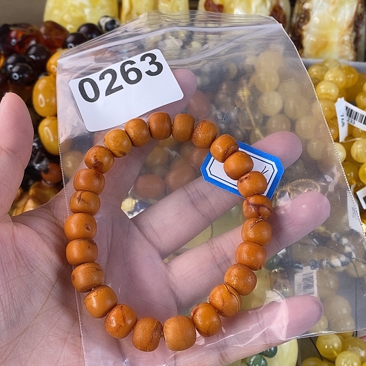 蜜蜡未镶嵌珠宝奇石