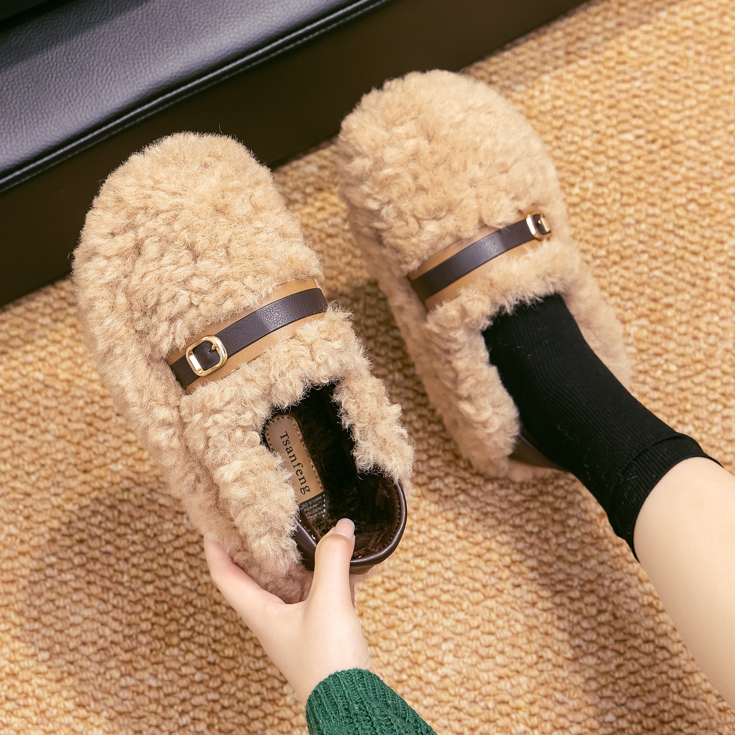 2025秋冬季棉拖鞋女网红时尚百搭毛毛拖鞋外穿保暖潮鞋厚底棉鞋