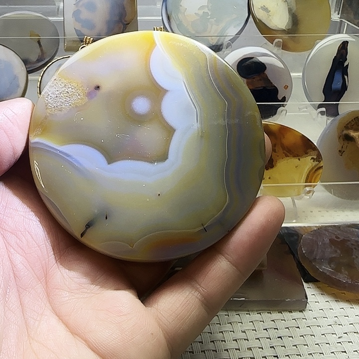 玛瑙/玉髓未镶嵌珠宝奇石