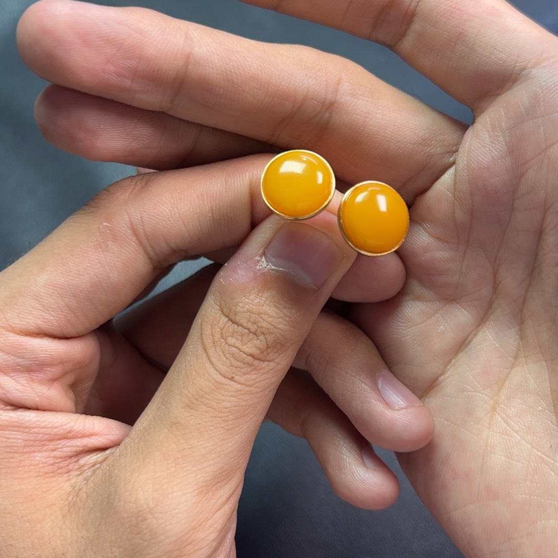 蜜蜡大耳钉（多样性发货）拍一发一