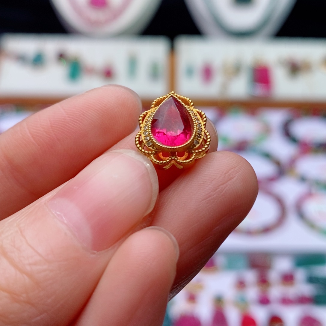 颈饰18K金镶嵌碧玺戒面魔盒yy