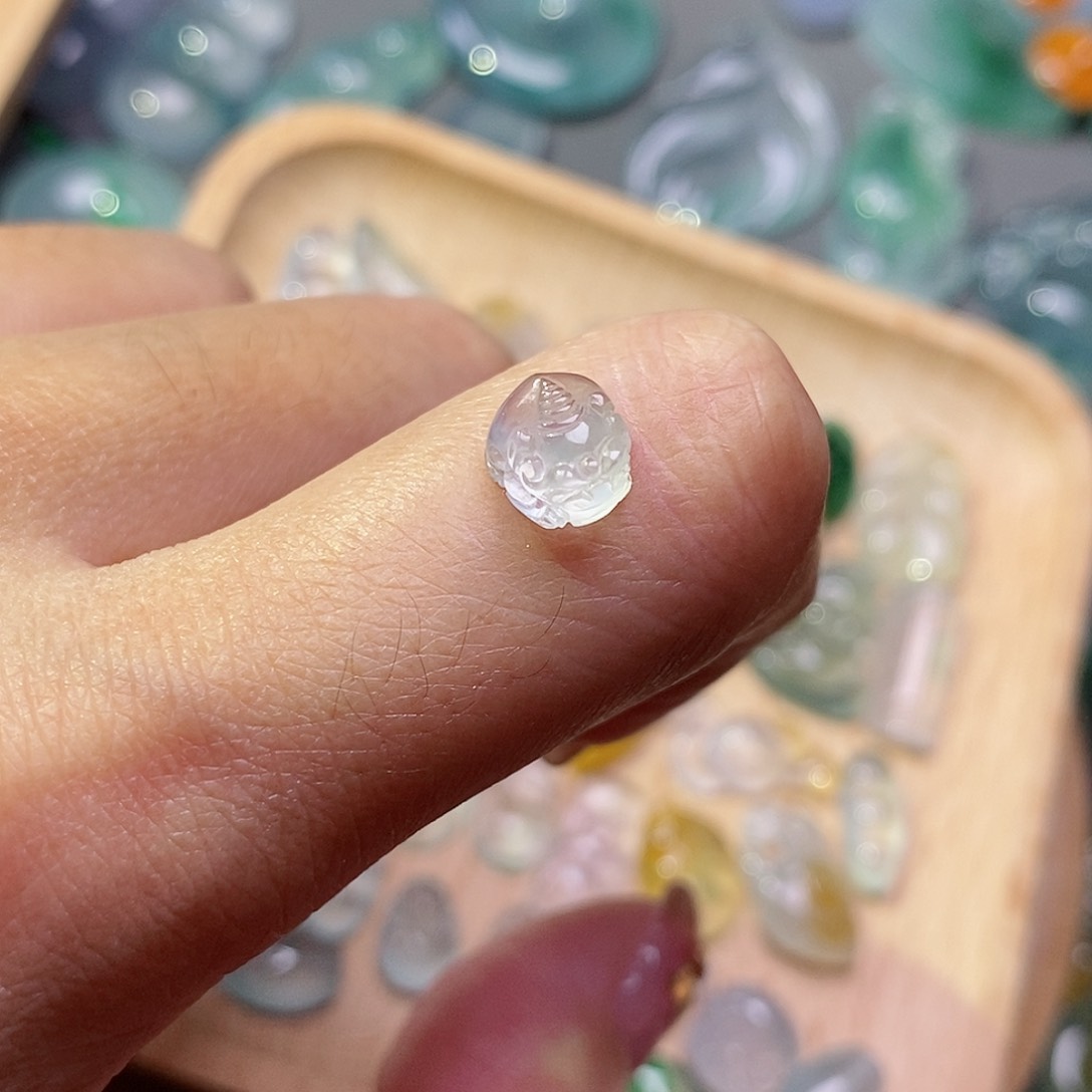 翡翠颈饰未镶嵌翡翠